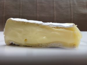 Camembert mit 60 % F.i.T. von der Feinkäserei Bantel